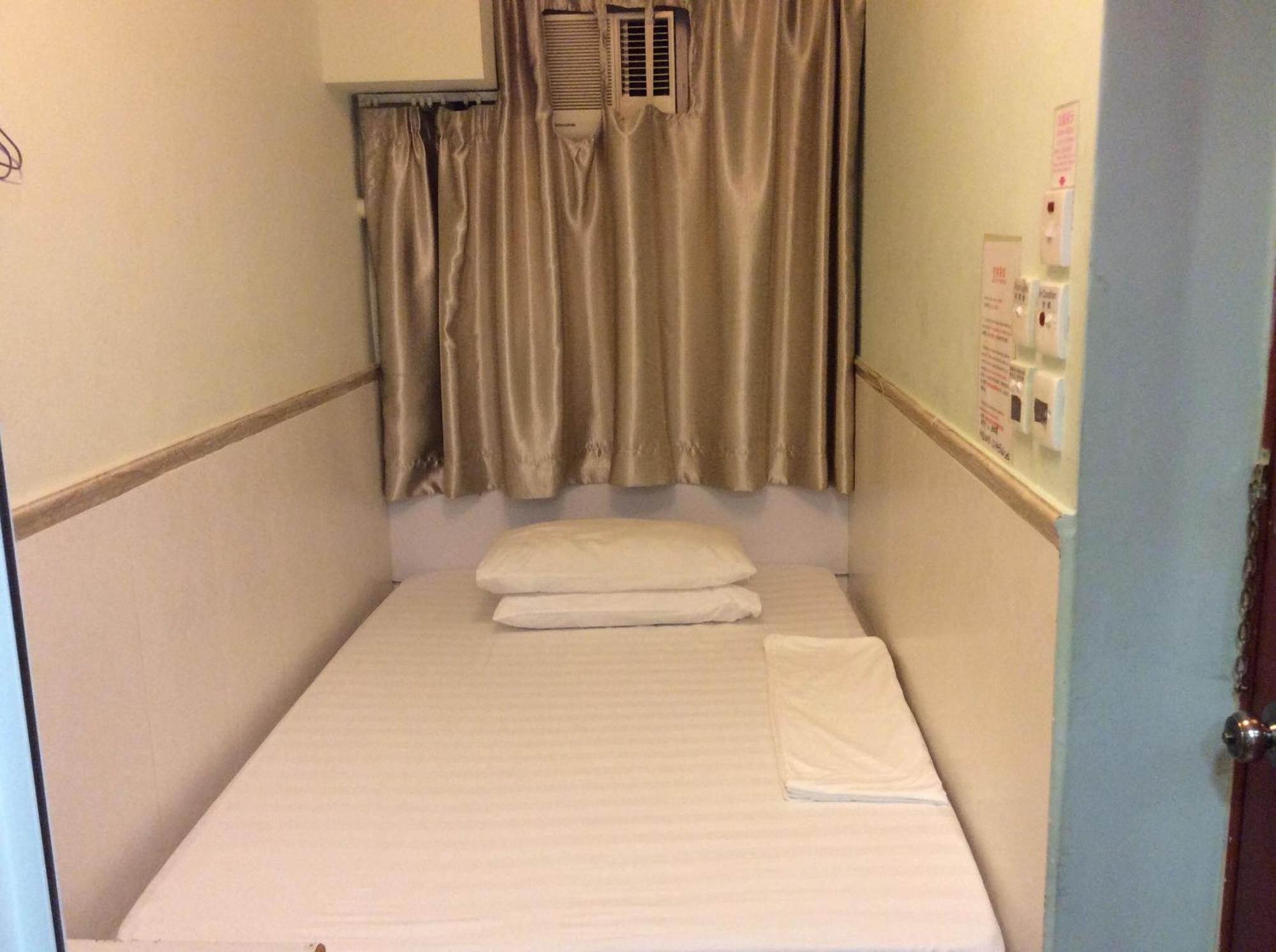 リ チェン * 香港
